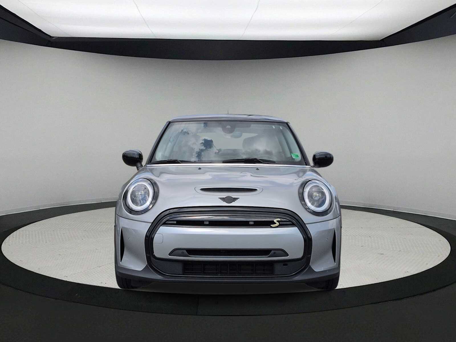 Used 2024 MINI Cooper SE FWD image 3