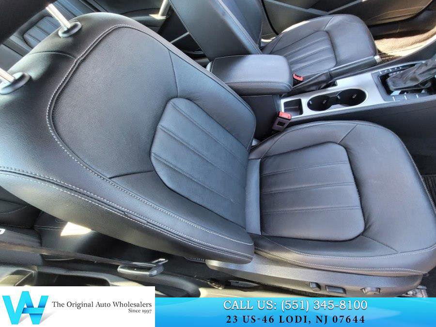 Used 2020 Volkswagen Passat 2.0T SEL image 17