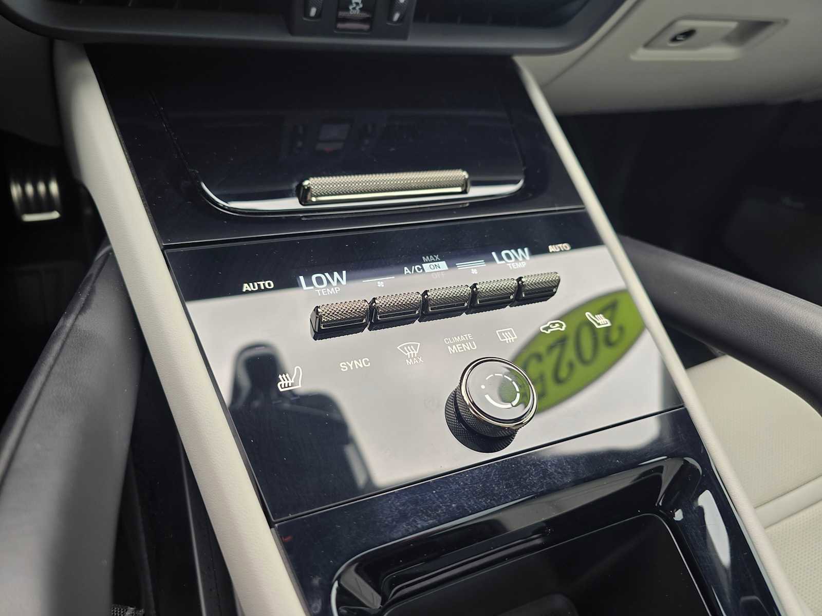 Used 2025 Porsche Cayenne Turbo image 32