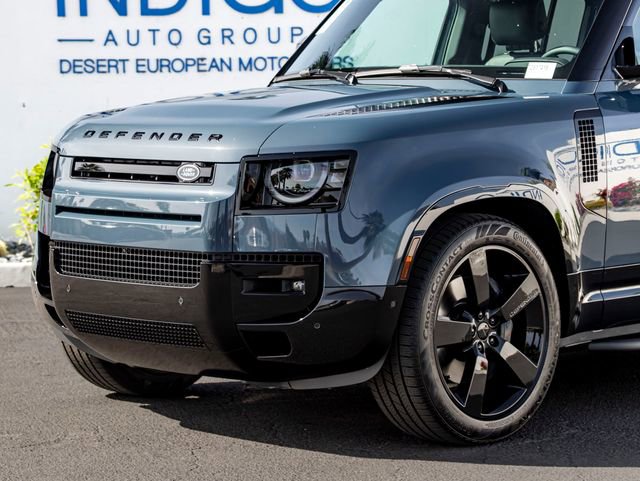 New 2026 Land Rover Defender 110 X-Dynamic SE image 2