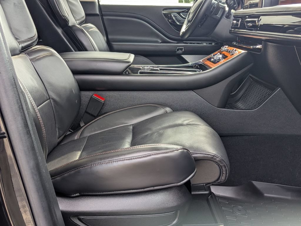 Used 2020 Lincoln Aviator Reserve w/ Equipment Group 202A AWD/4WD image 28