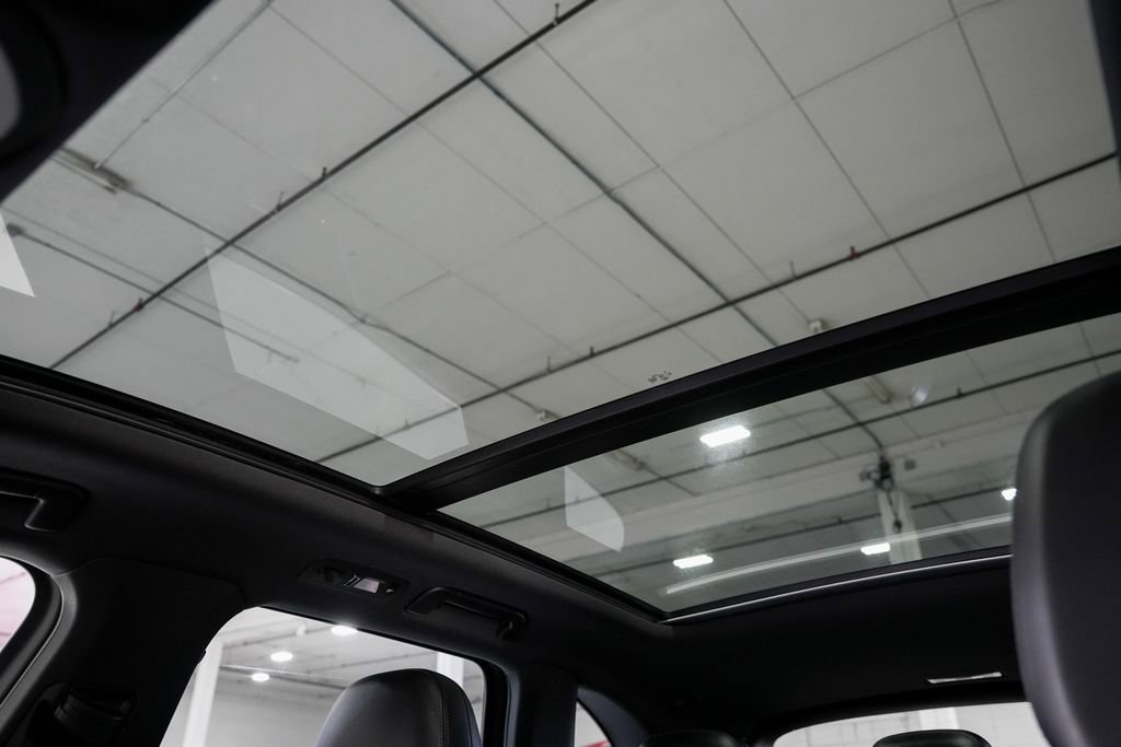 Used 2015 Porsche Cayenne S image 29