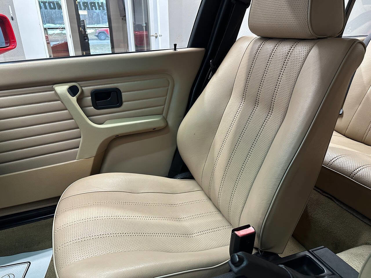 Used 1991 BMW 318i Sedan image 30