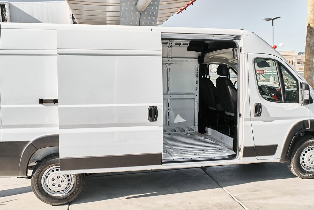 Used 2025 RAM ProMaster 2500 w/ Convenience Group FWD image 10