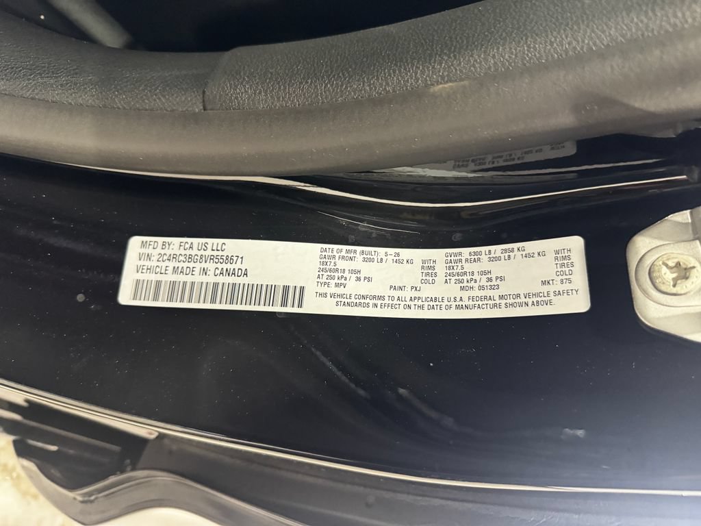 New 2027 Chrysler Pacifica Select w/ Family Tech Group AWD/4WD image 41