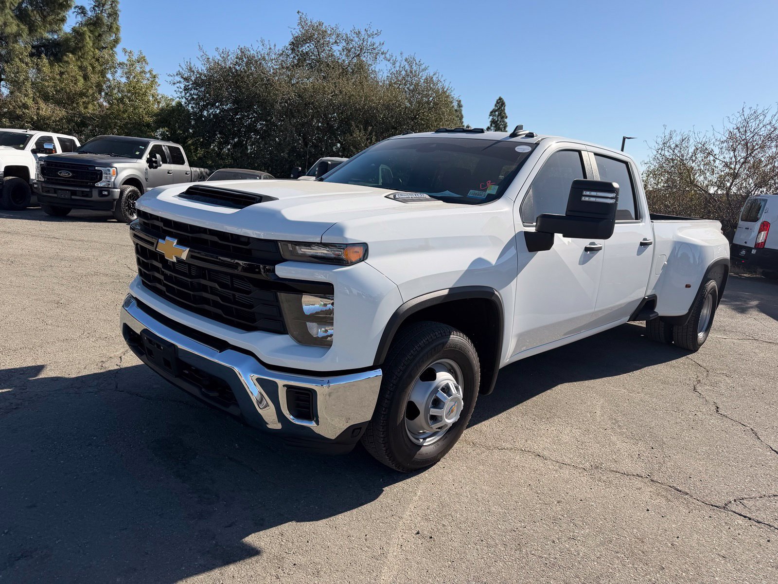 Used 2025 Chevrolet Silverado 3500 W/T RWD image 1
