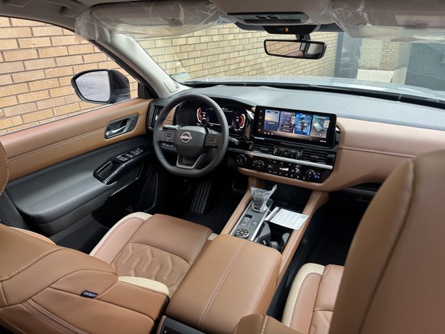 New 2026 Nissan Pathfinder Platinum AWD/4WD image 17
