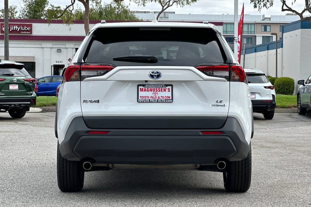 Certified 2024 Toyota RAV4 LE AWD/4WD image 4