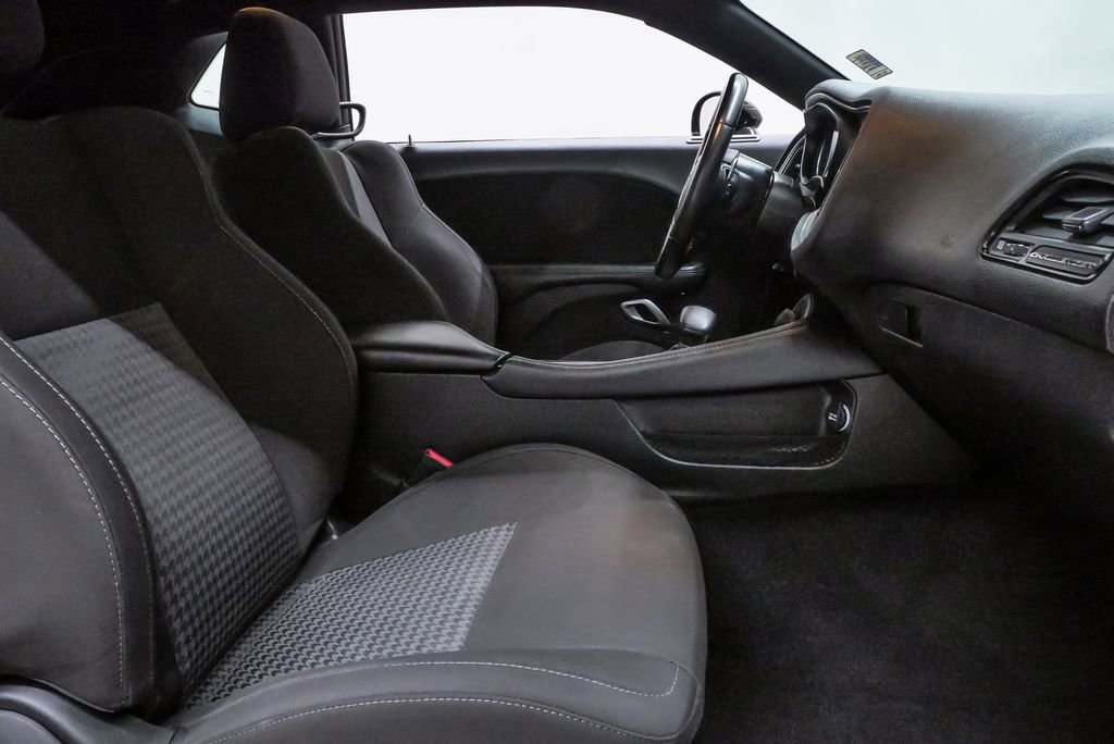 Used 2022 Dodge Challenger GT RWD image 13