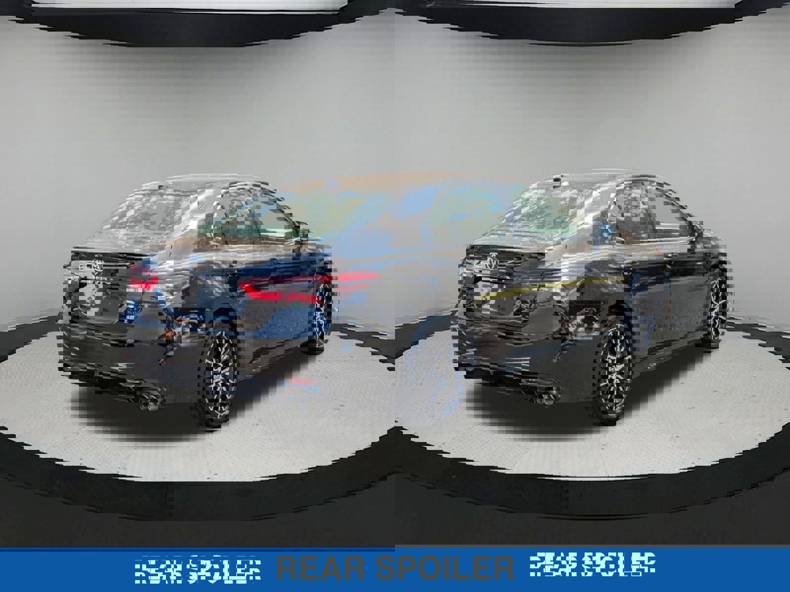 Used 2023 Toyota Camry SE image 4