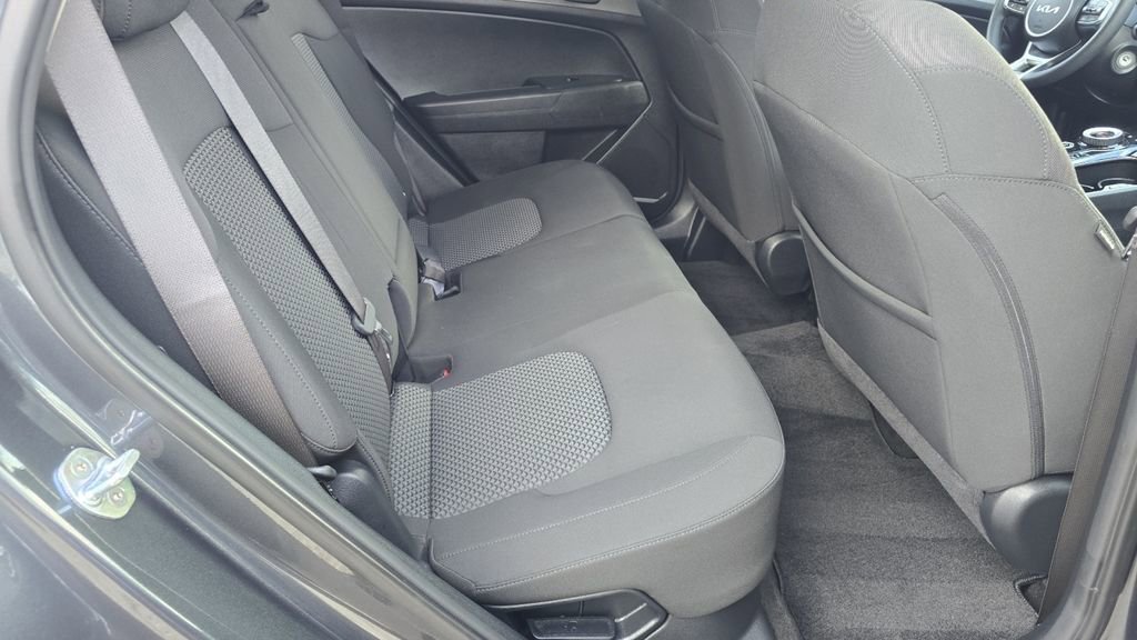 Used 2023 Kia Sportage LX image 19