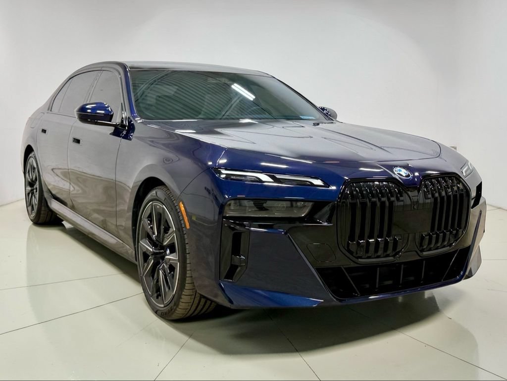 Used 2023 BMW i7 xDrive60 AWD/4WD image 8