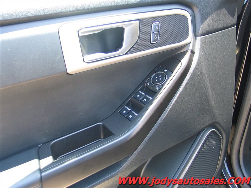 Used 2020 Ford Explorer 4WD w/ Class III Trailer Tow Package image 3