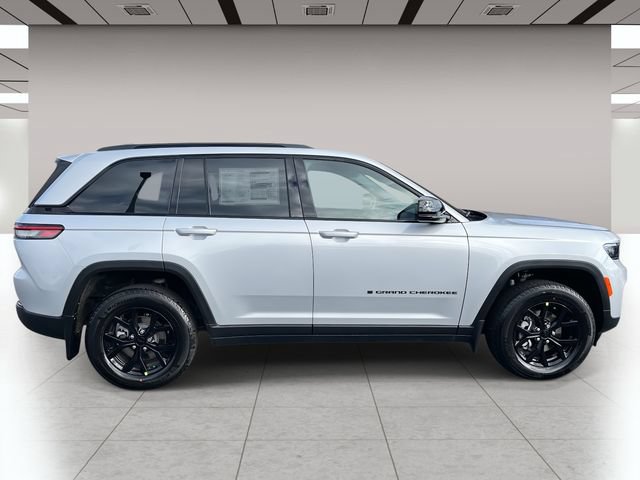 New 2025 Jeep Grand Cherokee 4WD image 2