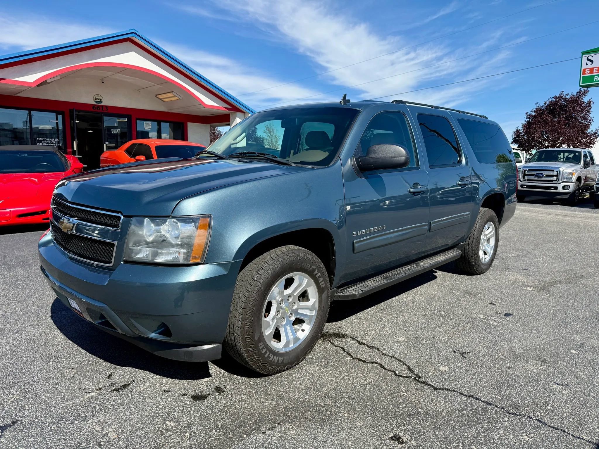 Used 2010 Chevrolet Suburban LS w/ Interior Plus Package AWD/4WD image 1