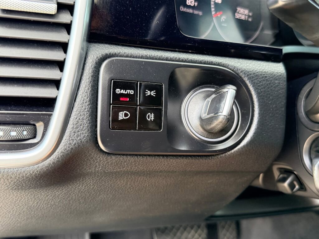 Used 2020 Porsche Cayenne image 7