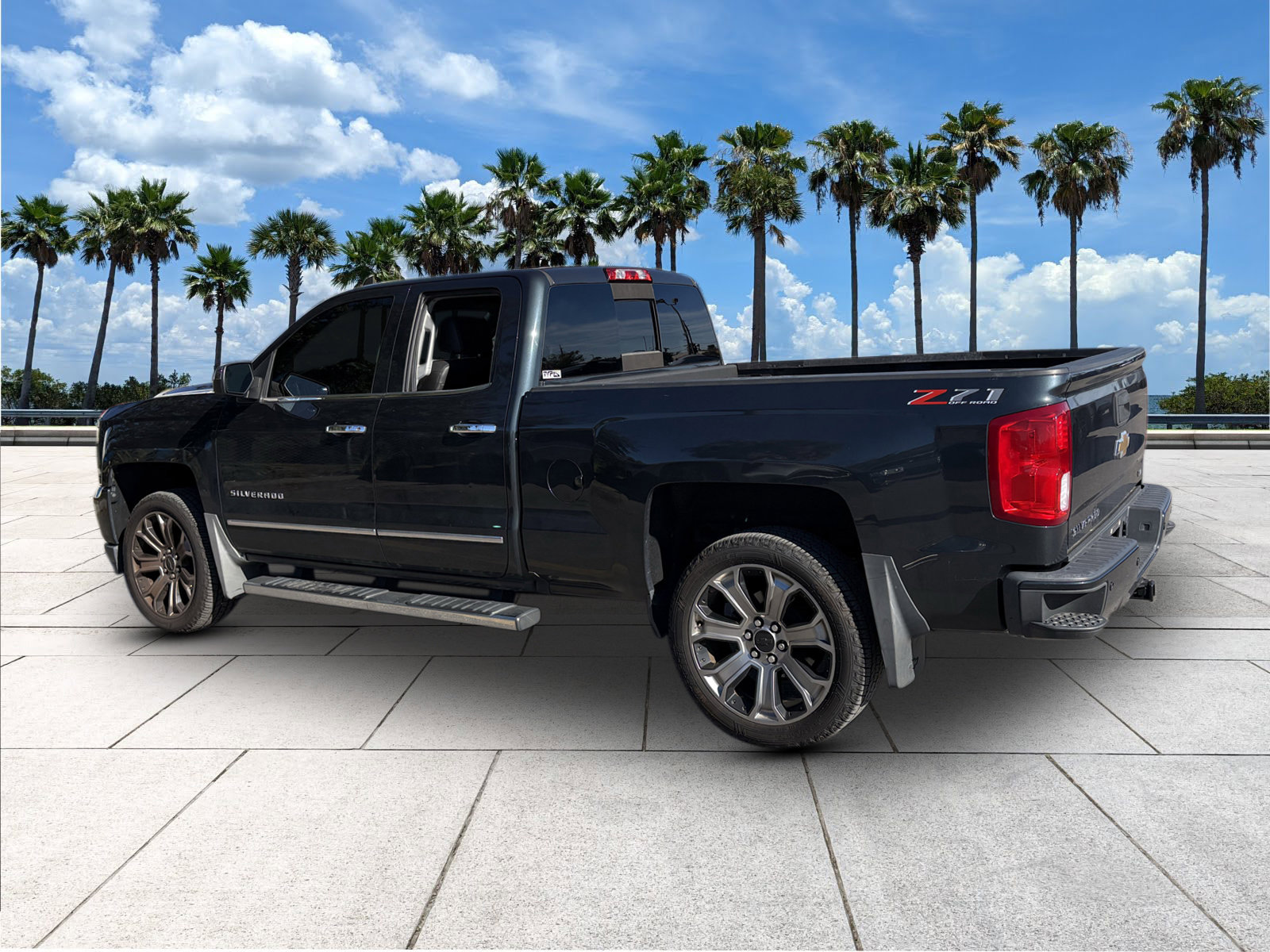 Used 2018 Chevrolet Silverado 1500 LTZ Z71 w/ LTZ Plus Package image 6
