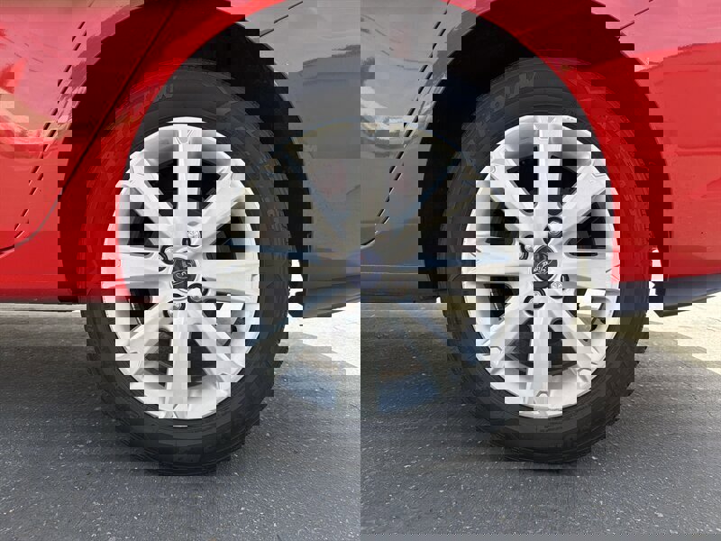 Used 2013 Ford Fiesta SE image 18