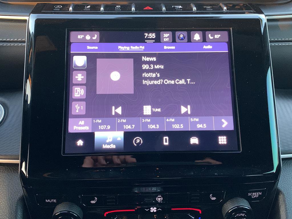 Used 2024 Jeep Grand Cherokee Altitude image 44