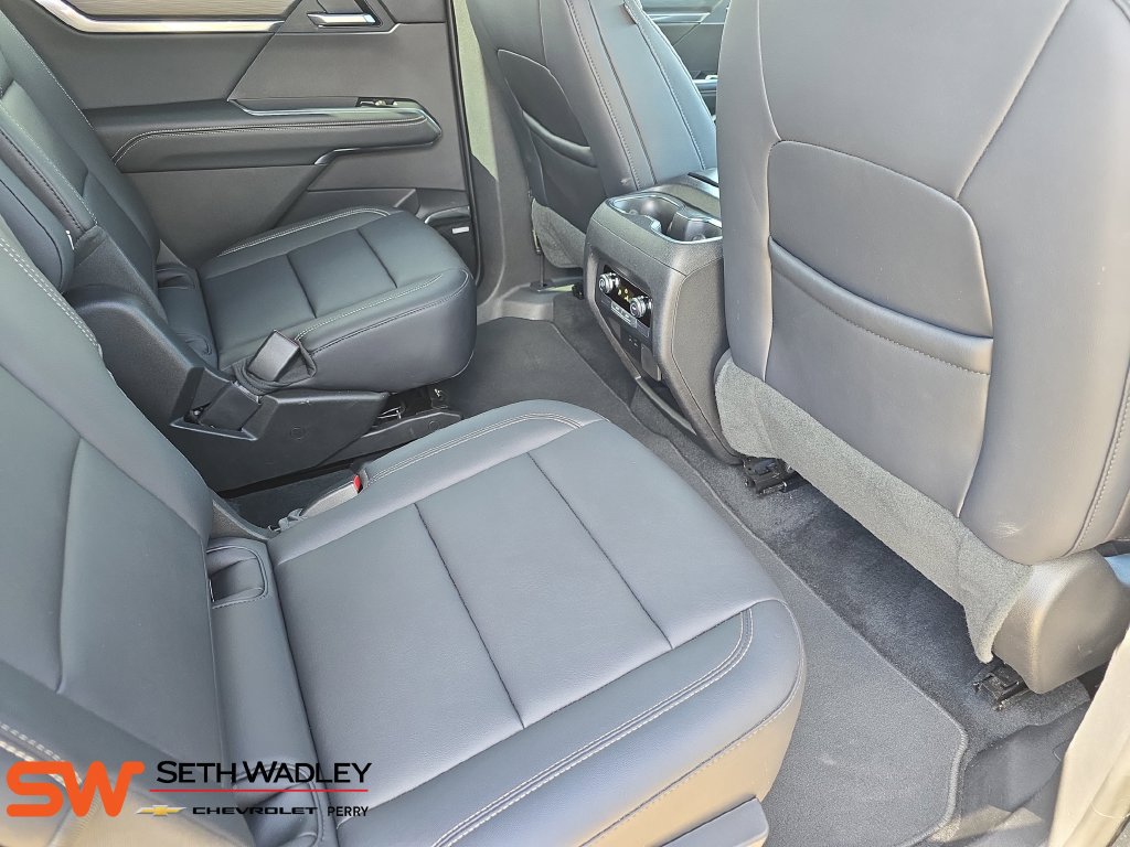 Used 2026 GMC Acadia Elevation w/ Elevation Premium Package FWD image 11