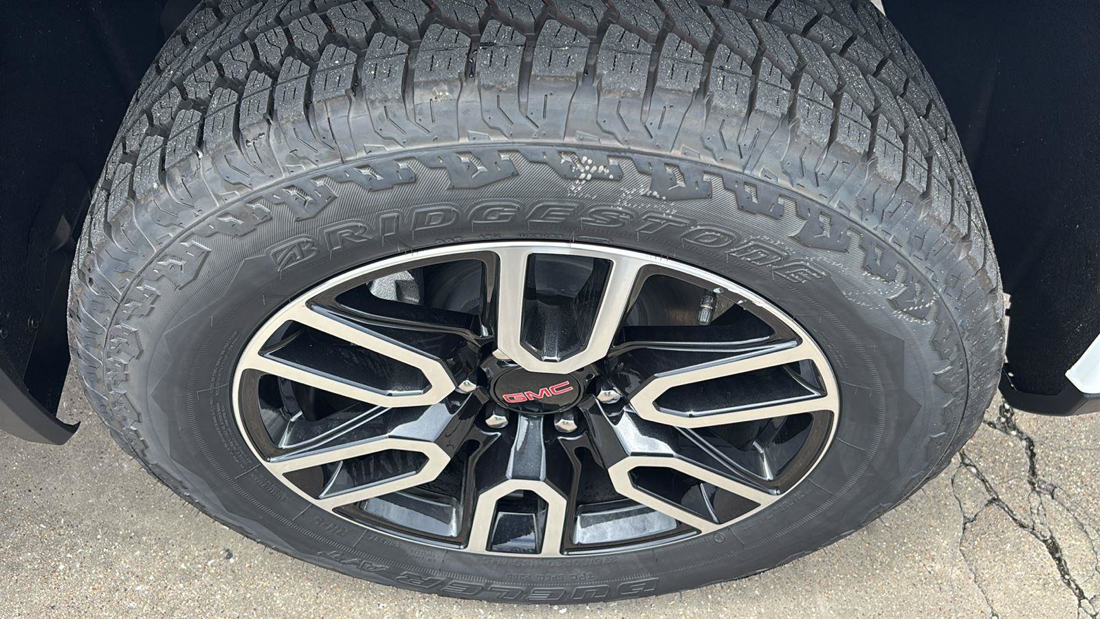New 2026 GMC Sierra 1500 AT4 w/ AT4 Premium Package AWD/4WD image 11