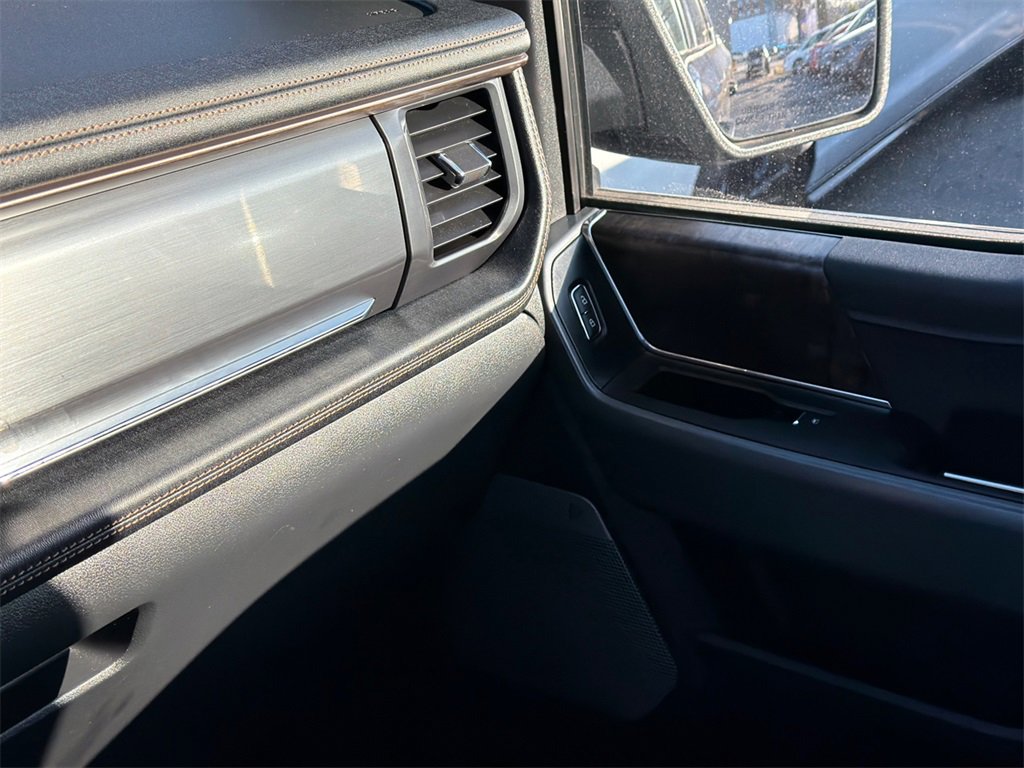 Used 2023 Ford F150 Lightning Lariat image 35