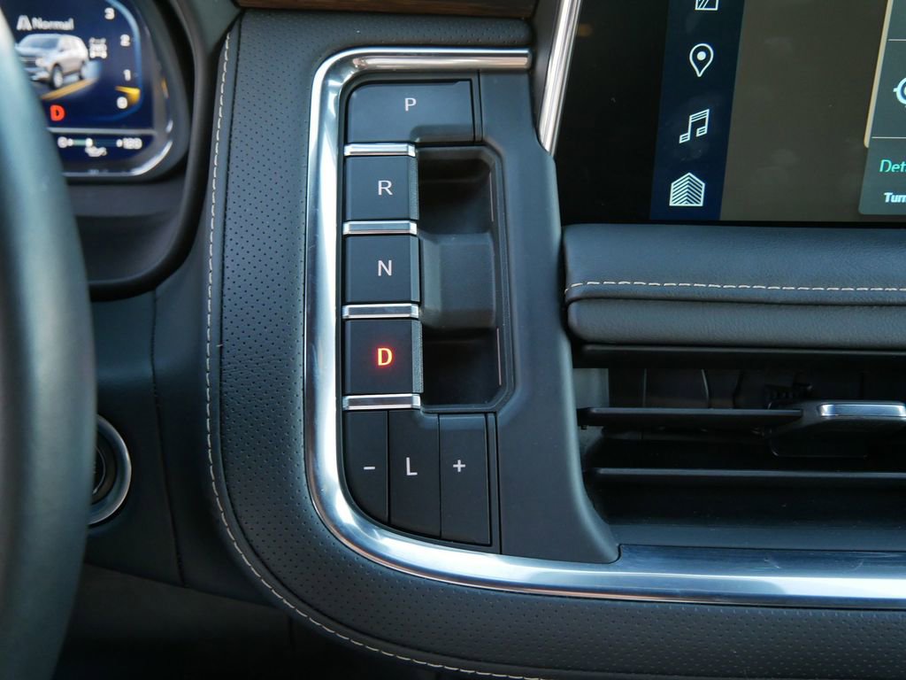 Used 2023 Chevrolet Tahoe Premier AWD/4WD image 25