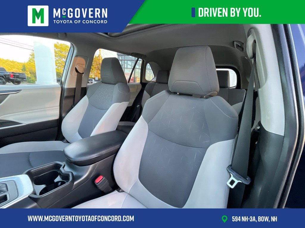 Used 2019 Toyota RAV4 XLE w/ Convenience Package AWD/4WD image 10