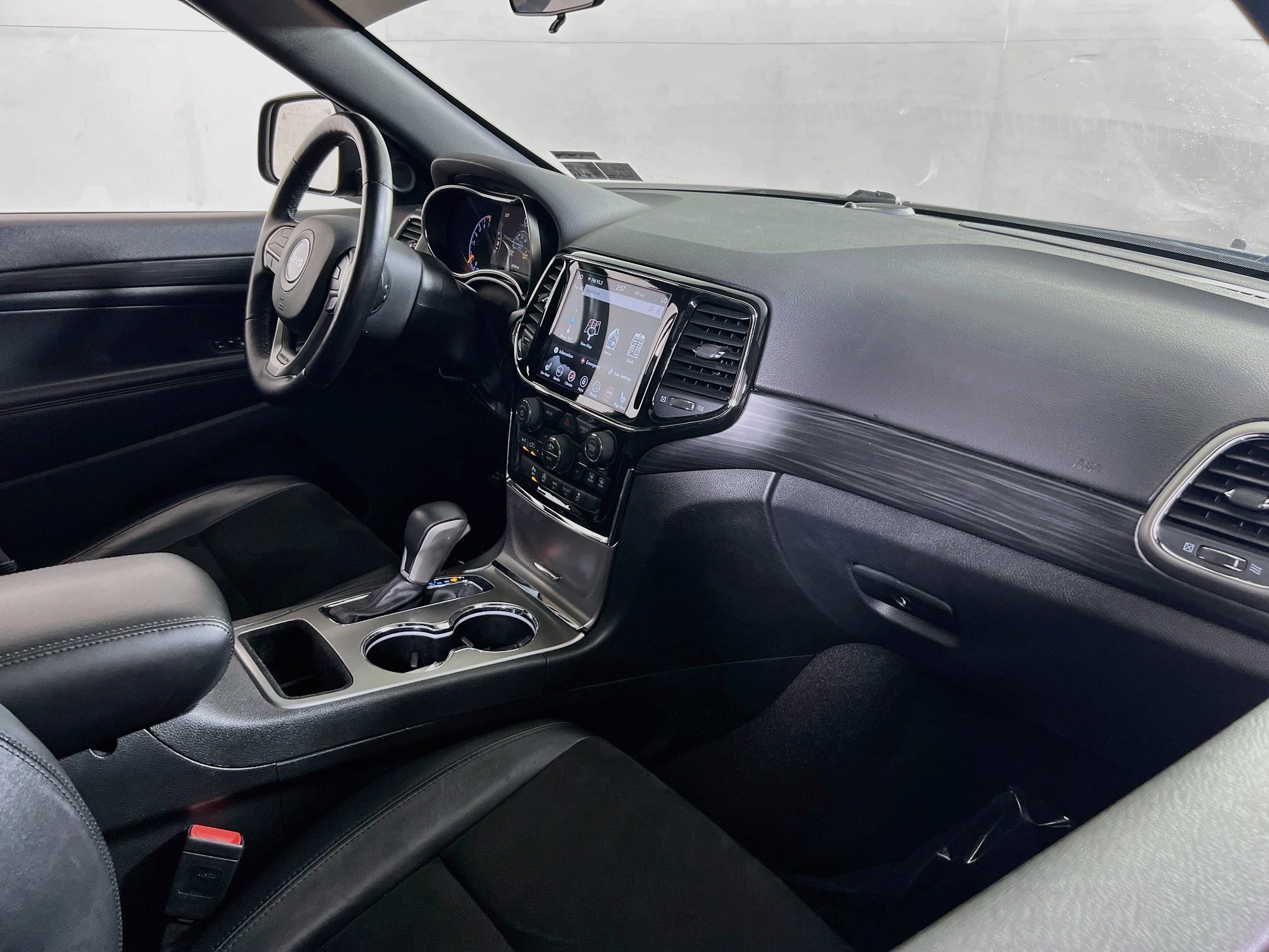 Used 2021 Jeep Grand Cherokee Laredo X AWD/4WD image 29