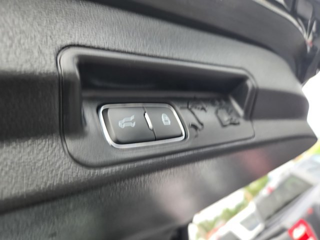 Used 2024 Ford Explorer XLT w/ Equipment Group 202A AWD/4WD image 34
