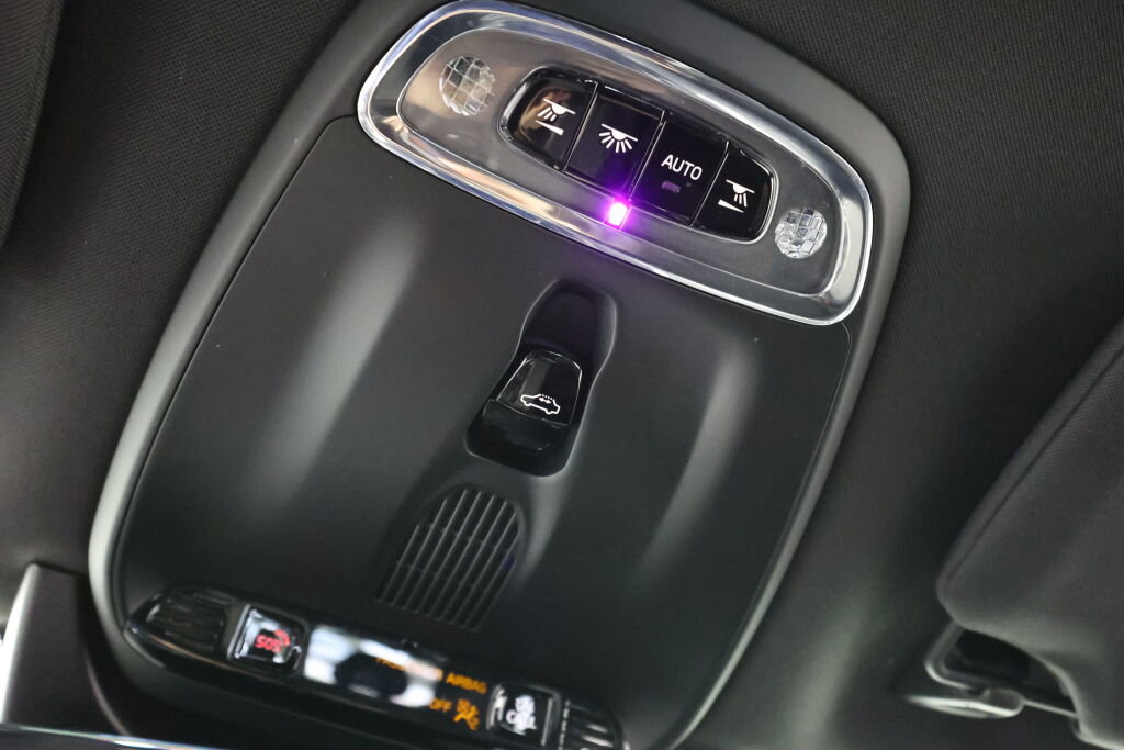 Used 2016 Volvo XC90 T6 R-Design w/ Vision Package AWD/4WD image 39
