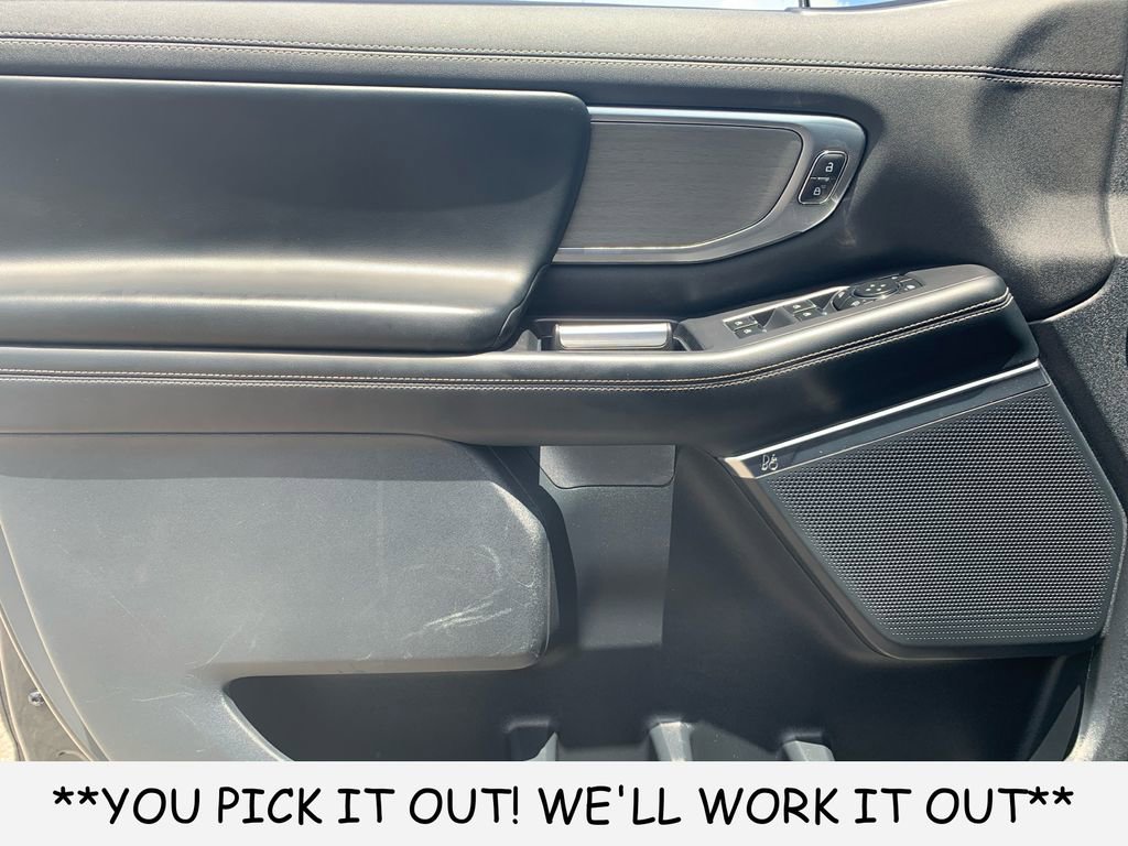 Used 2025 Ford Expedition Platinum AWD/4WD image 11
