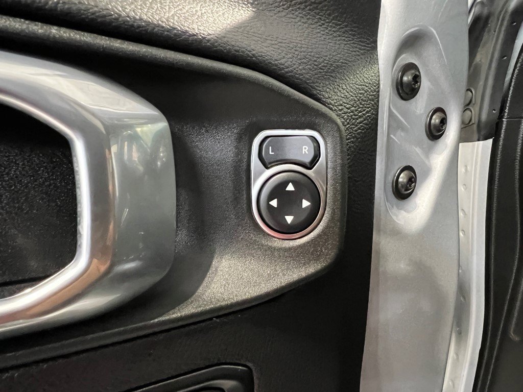 Used 2022 Jeep Wrangler Unlimited Sahara image 28