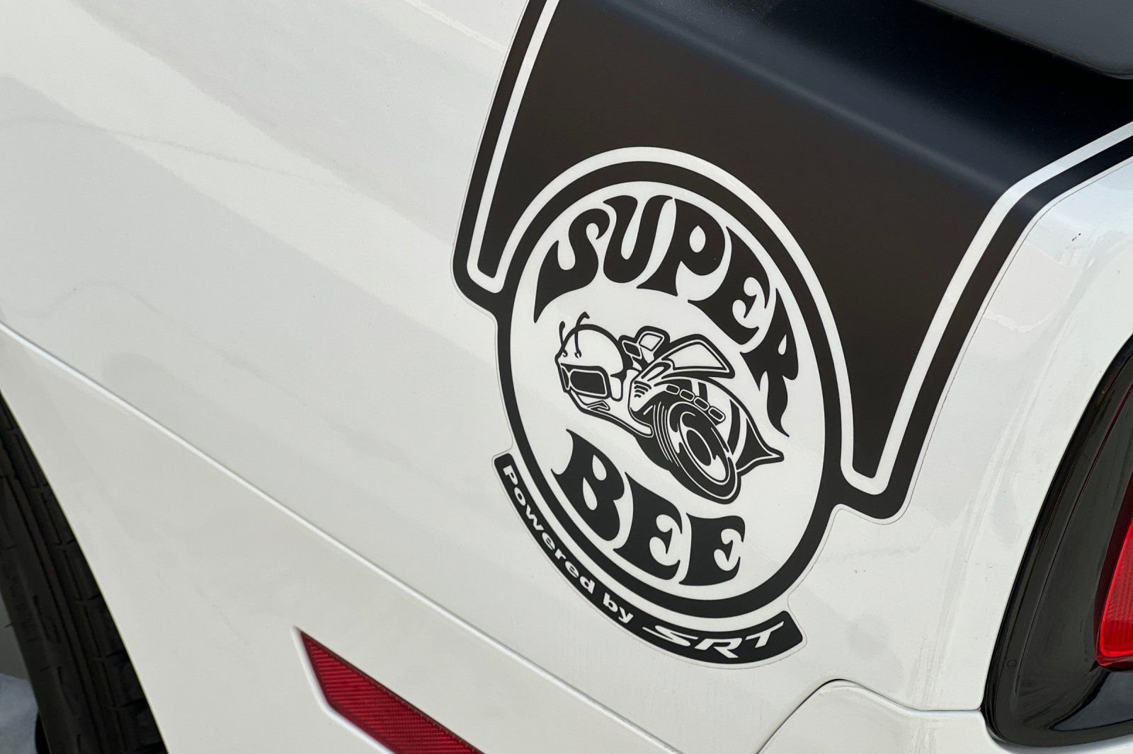 Used 2014 Dodge Charger SRT8 Super Bee w/ Satin Vapor Edition image 25