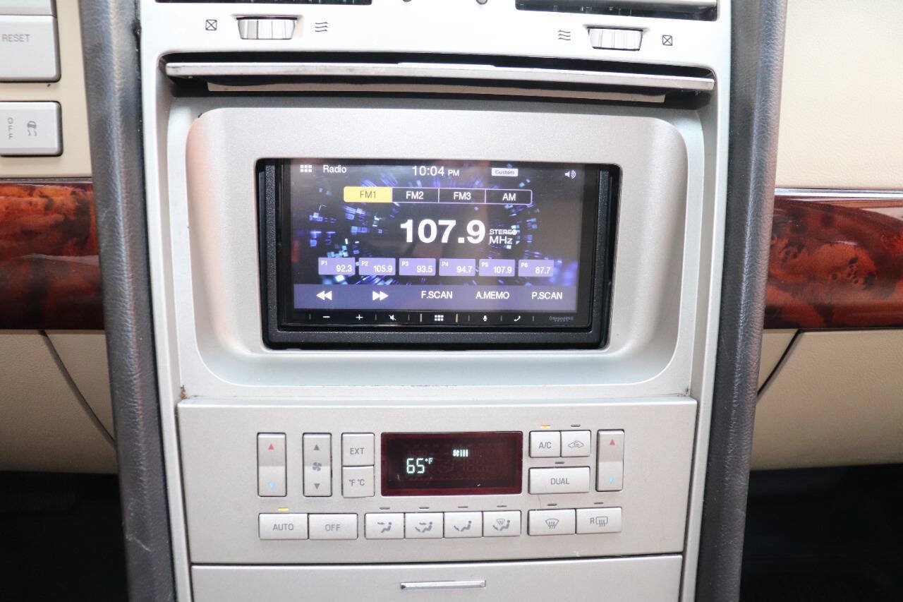 Used 2006 Lincoln Navigator Luxury RWD image 23