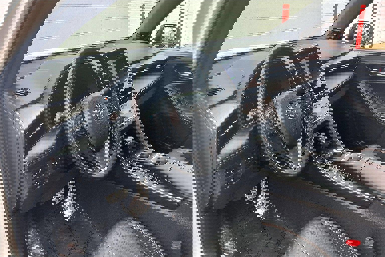 Used 2022 Toyota Avalon XSE image 18