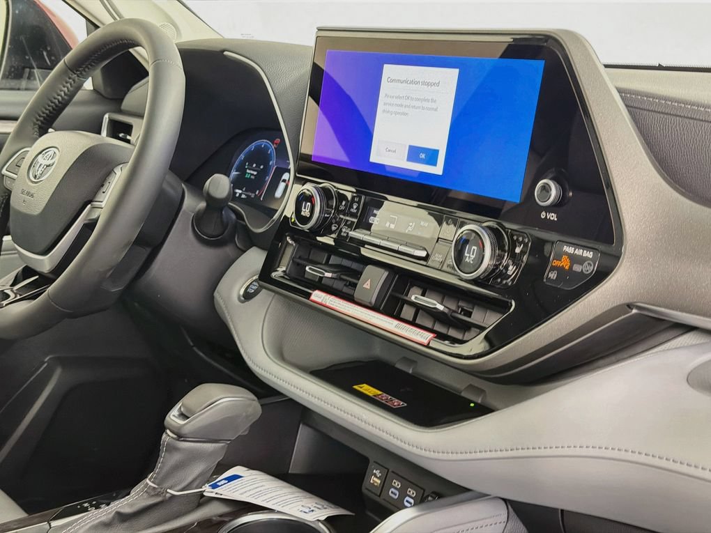New 2026 Toyota Highlander Limited AWD/4WD image 34