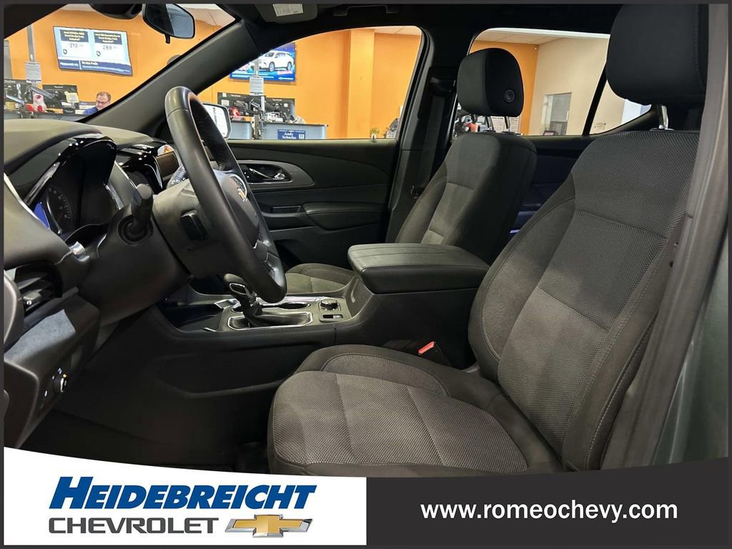 Used 2023 Chevrolet Traverse LT image 13