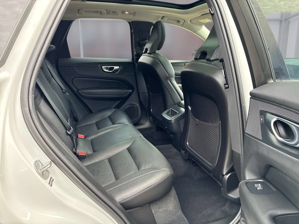 Used 2025 Volvo XC60 B5 Plus AWD/4WD image 20