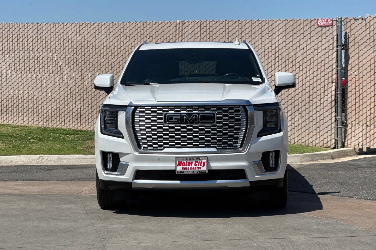 Certified 2023 GMC Yukon XL Denali w/ Advanced Technology Package AWD/4WD image 9