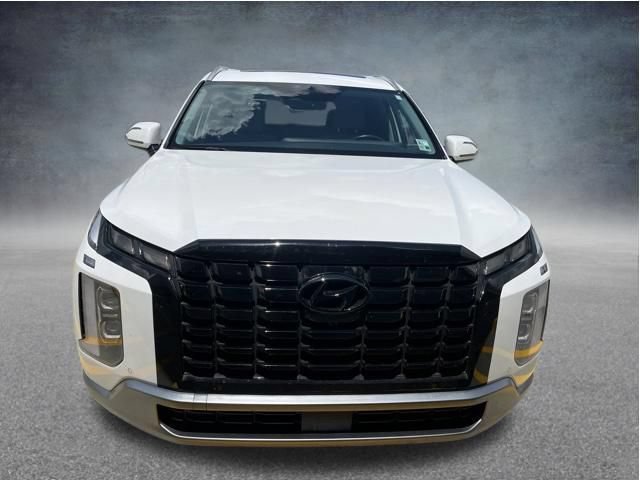 Used 2024 Hyundai Palisade SEL w/ Premium Package FWD image 3