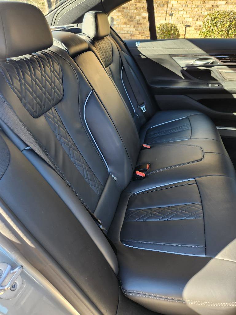 Used 2022 BMW 750i xDrive w/ M Sport Package image 36