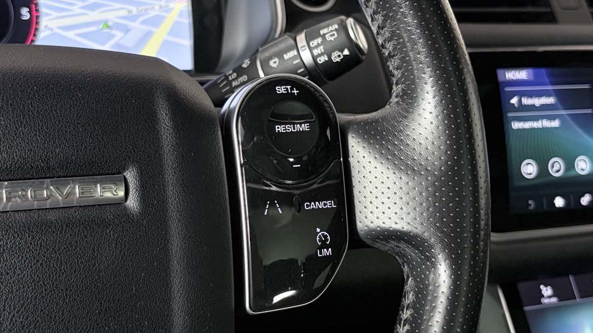 Used 2018 Land Rover Range Rover Sport HSE AWD/4WD image 17