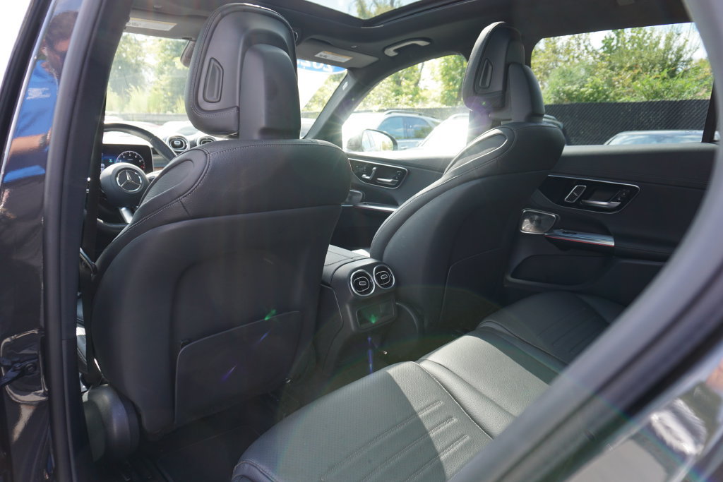 Certified 2025 Mercedes-Benz GLC 300 image 25