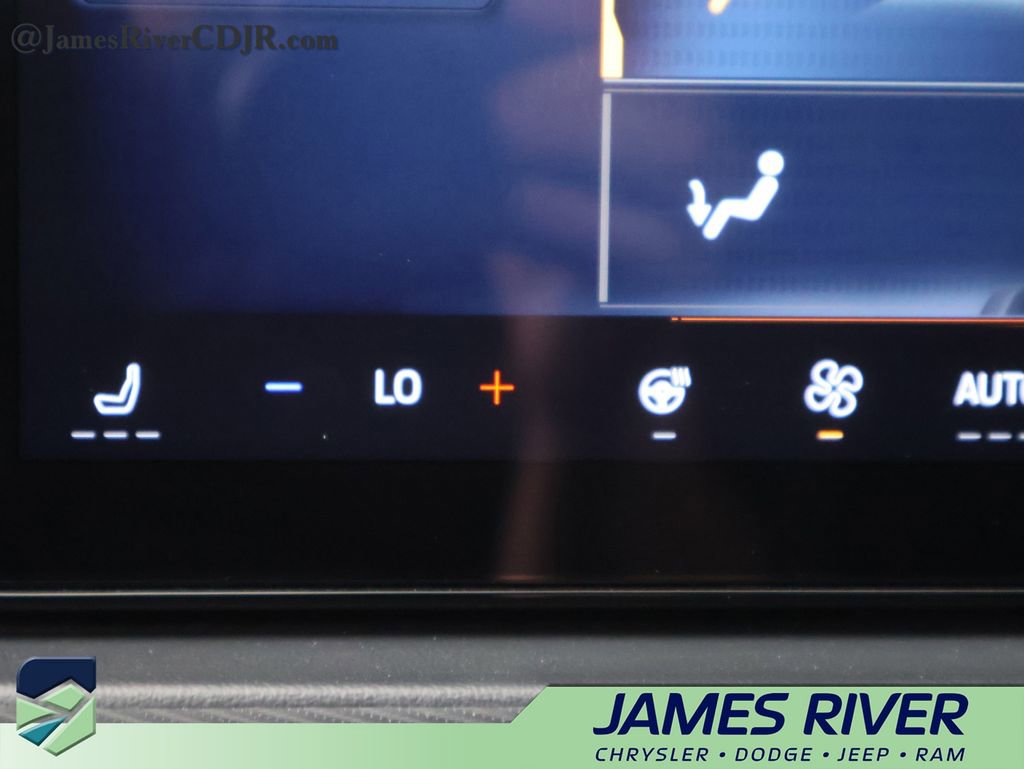 Used 2025 Ford Mustang Premium image 30