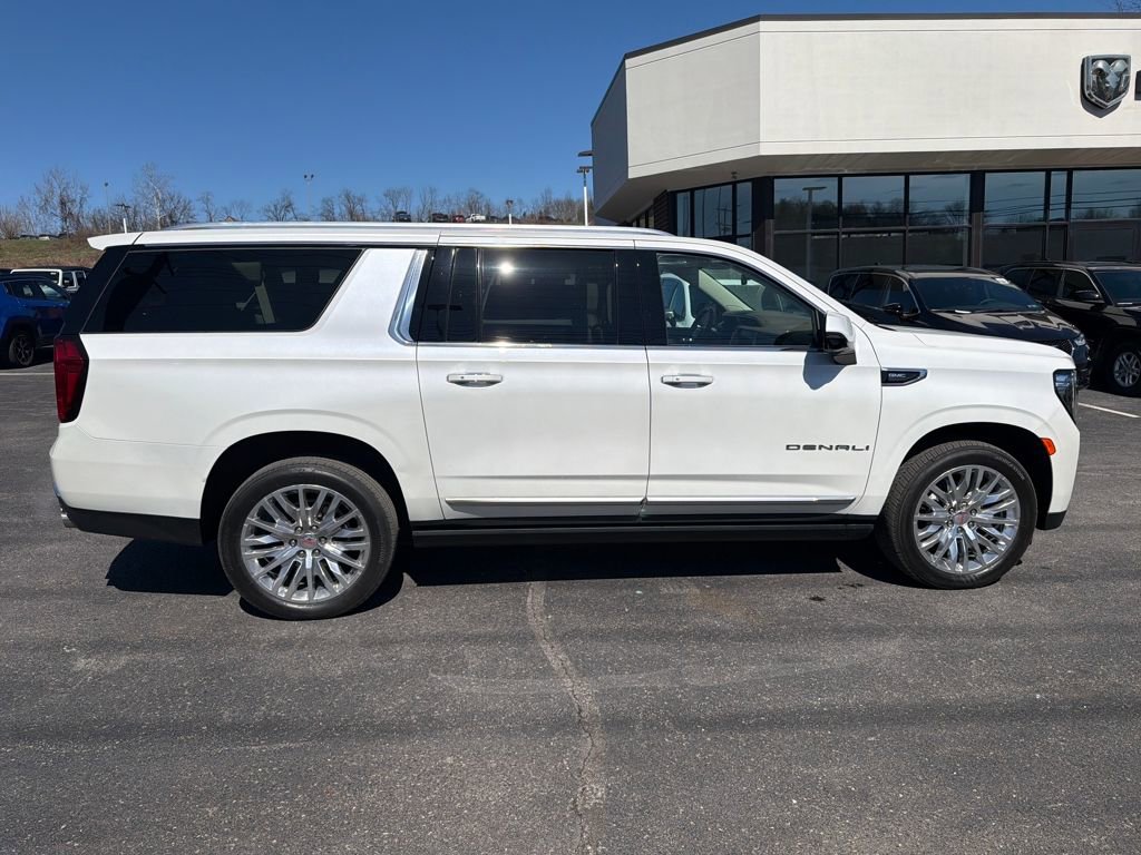 Used 2024 GMC Yukon XL Denali image 8