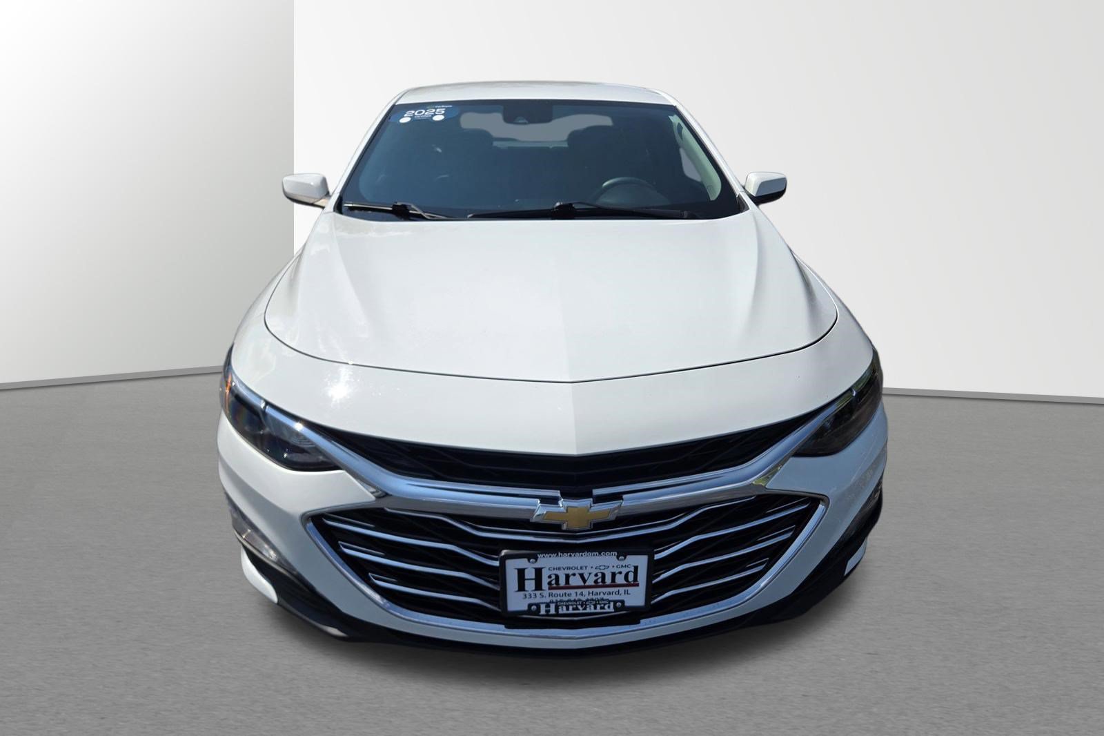 Used 2025 Chevrolet Malibu LT FWD image 2