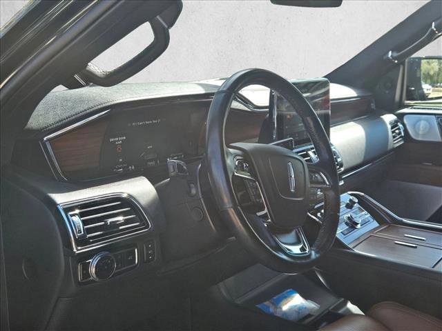 Used 2021 Lincoln Navigator Reserve w/ Luxury Package image 11