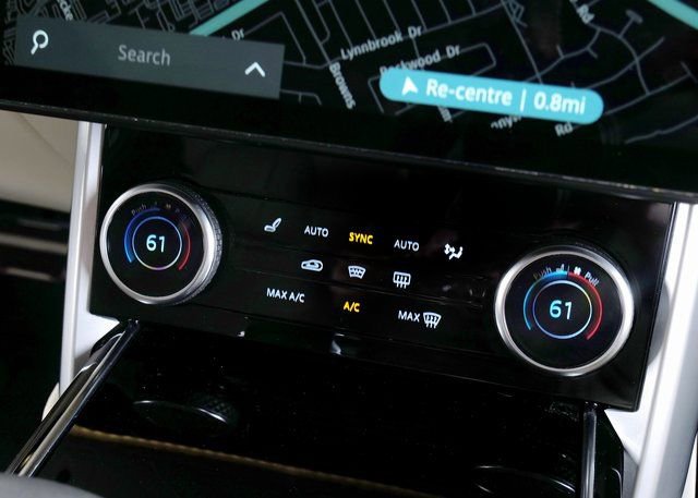 Used 2023 Land Rover Range Rover SE image 20