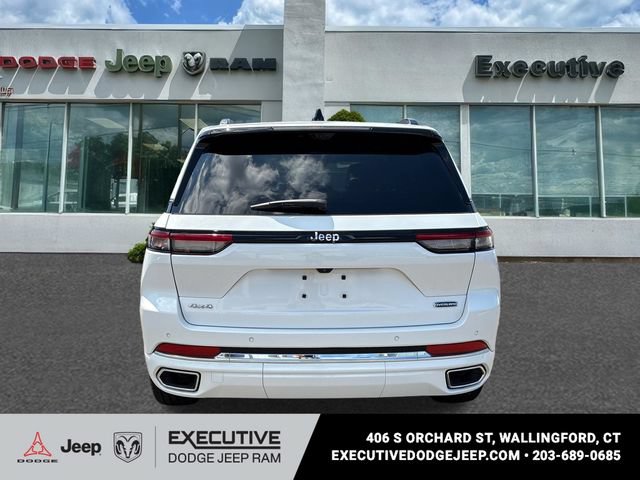 Used 2023 Jeep Grand Cherokee Overland w/ Luxury Tech Group IV AWD/4WD image 3